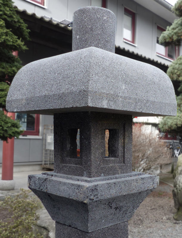 Lanterne en pierre de lave - Oribe (120 cm)