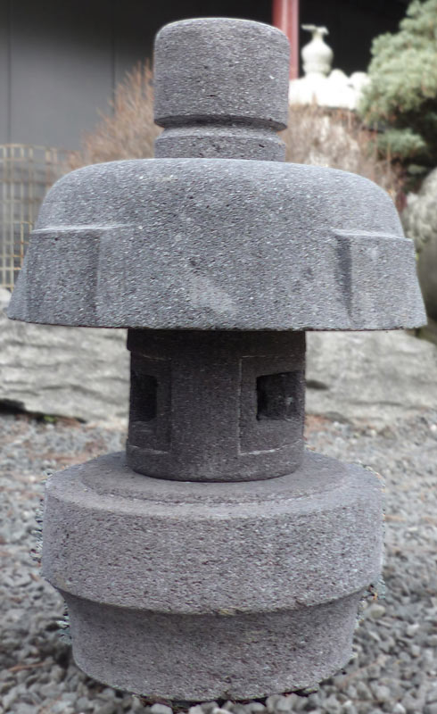 Lanterne en pierre de lave - Misaki (35 cm)